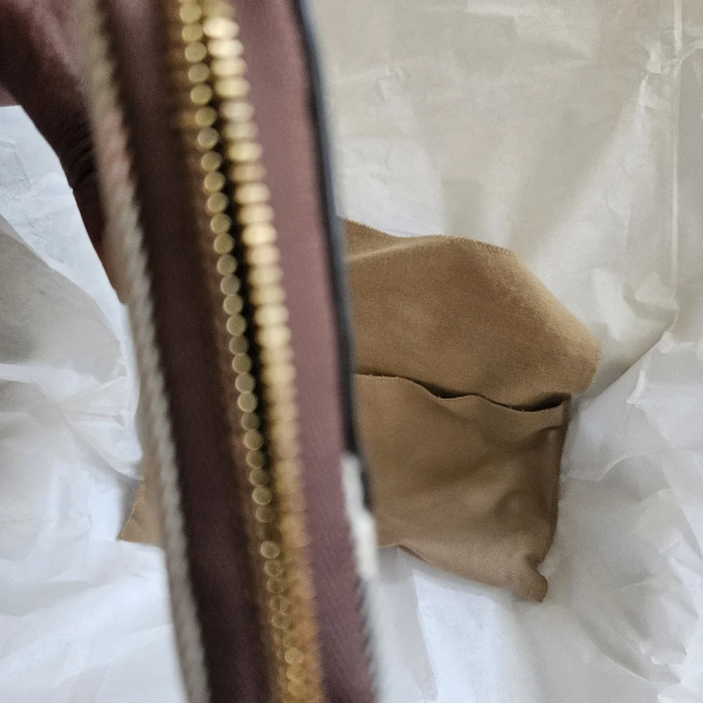 Burberry Brown Leather Zip Wallet with Iconic Check - Picture 6 of 8